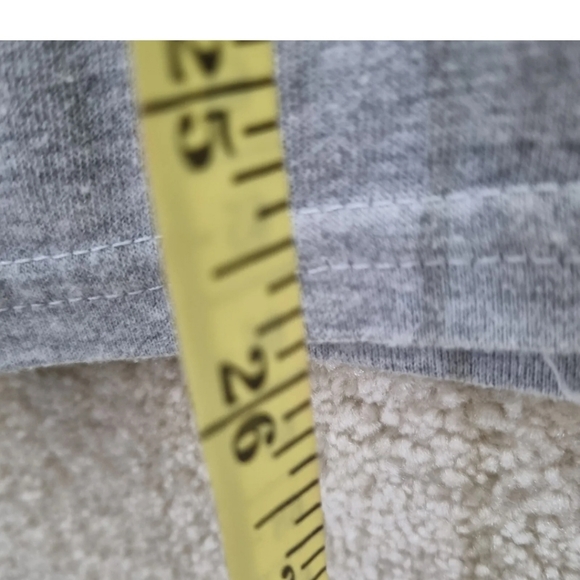 Levi's T Shirt Mens Medium Grey Red Logo Housemark Stretch Jersey - Picture 6 of 6